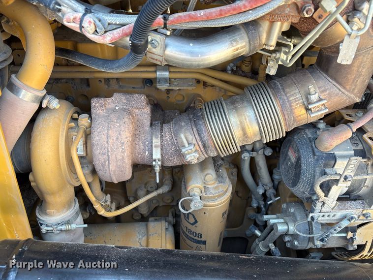 image for item EA7585 2022 Caterpillar D6 LGP dozer