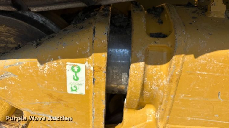 image for item EA7585 2022 Caterpillar D6 LGP dozer