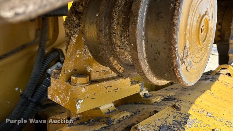 image for item EA7585 2022 Caterpillar D6 LGP dozer