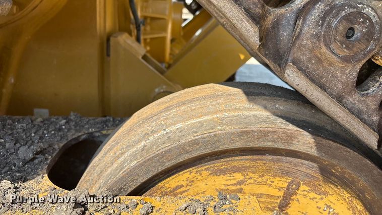 image for item EA7585 2022 Caterpillar D6 LGP dozer