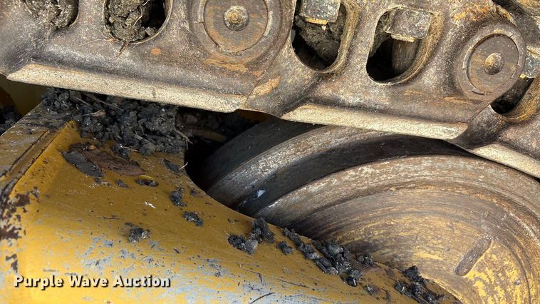 image for item EA7585 2022 Caterpillar D6 LGP dozer