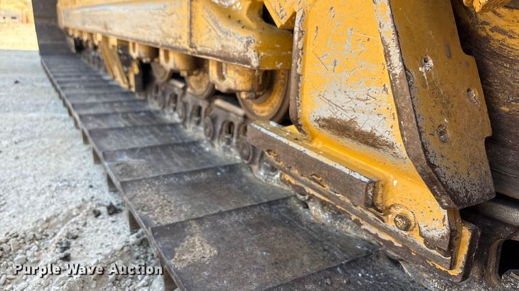 image for item EA7585 2022 Caterpillar D6 LGP dozer
