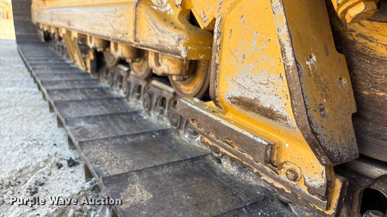 image for item EA7585 2022 Caterpillar D6 LGP dozer