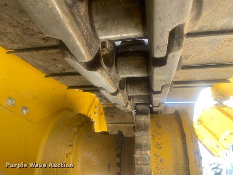 image for item EA7585 2022 Caterpillar D6 LGP dozer