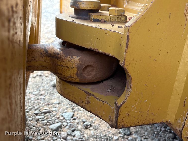 image for item EA7586 2012 Caterpillar D6K XL dozer