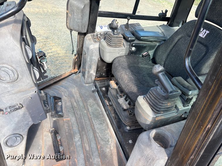 image for item EA7586 2012 Caterpillar D6K XL dozer