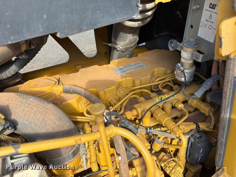 image for item EA7586 2012 Caterpillar D6K XL dozer