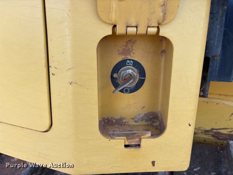 image for item EA7586 2012 Caterpillar D6K XL dozer