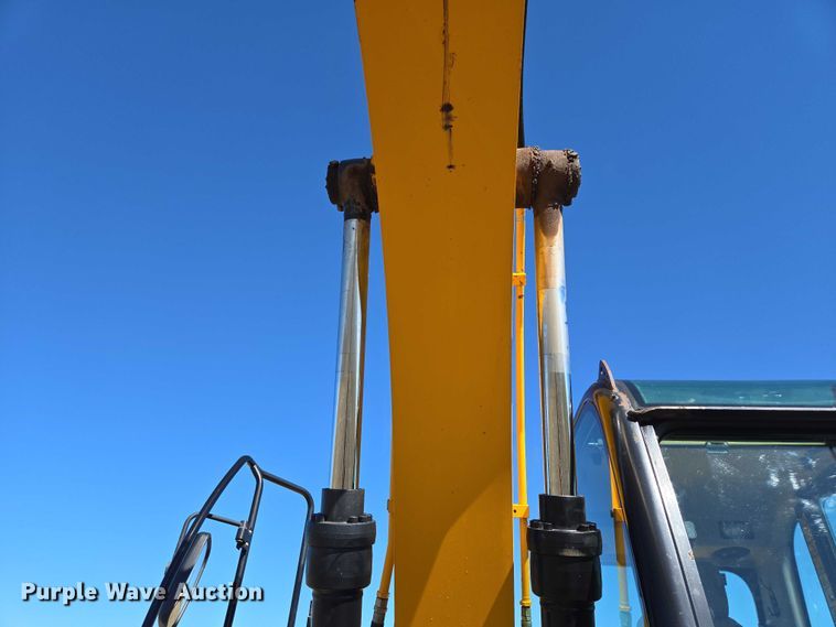 image for item EB1061 2014 JCB JS145LC excavator