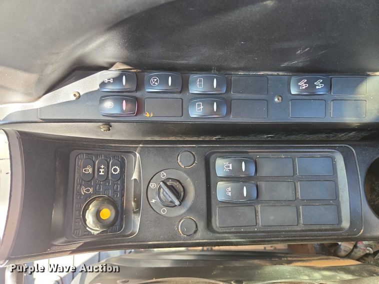 image for item EB1061 2014 JCB JS145LC excavator