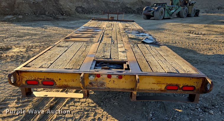image for item EB1111 1995 Dynaweld tilt deck equipment trailer