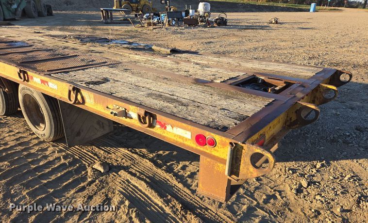 image for item EB1111 1995 Dynaweld tilt deck equipment trailer