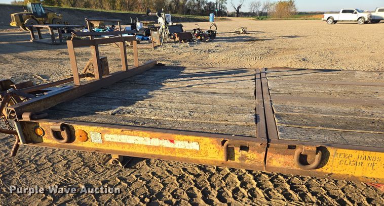 image for item EB1111 1995 Dynaweld tilt deck equipment trailer