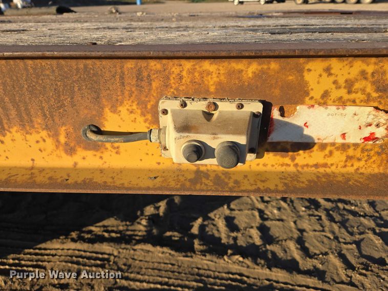 image for item EB1111 1995 Dynaweld tilt deck equipment trailer