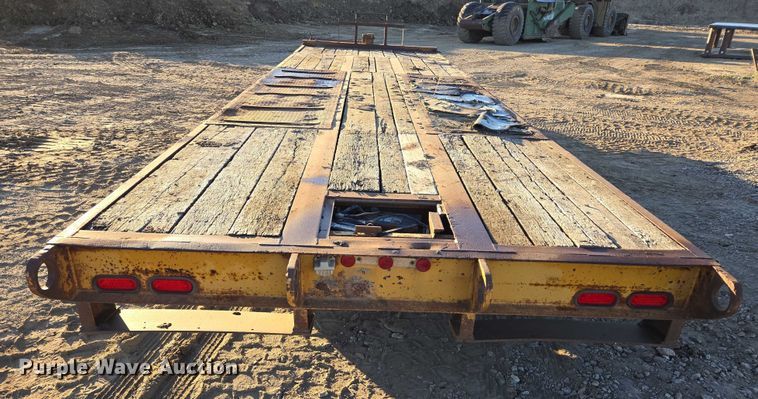 image for item EB1111 1995 Dynaweld tilt deck equipment trailer