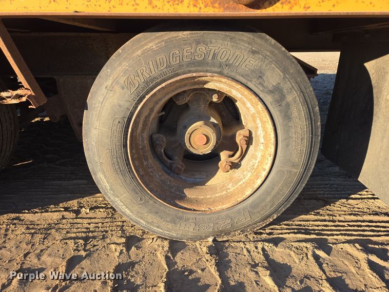 image for item EB1111 1995 Dynaweld tilt deck equipment trailer