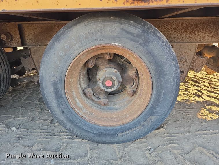 image for item EB1111 1995 Dynaweld tilt deck equipment trailer