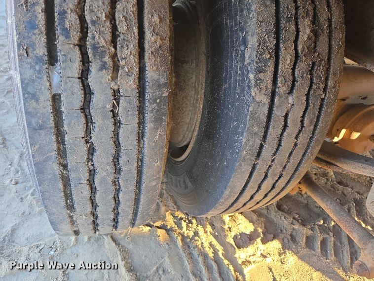 image for item EB1111 1995 Dynaweld tilt deck equipment trailer