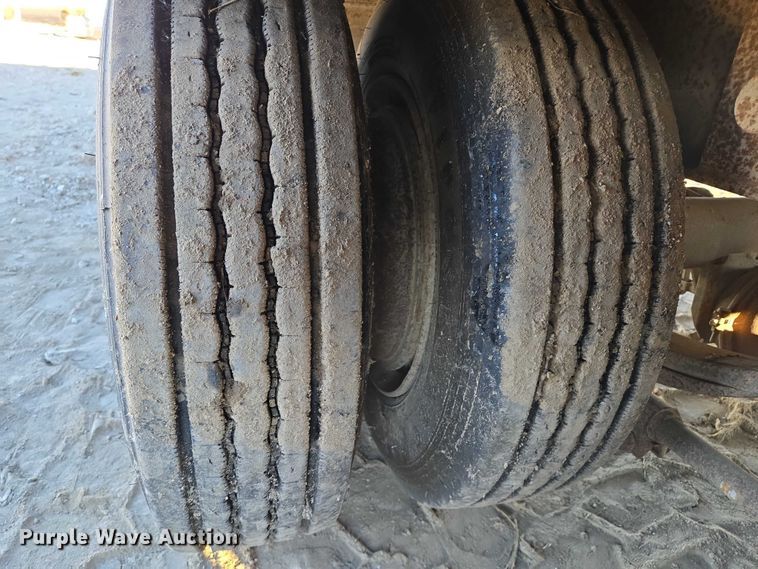 image for item EB1111 1995 Dynaweld tilt deck equipment trailer