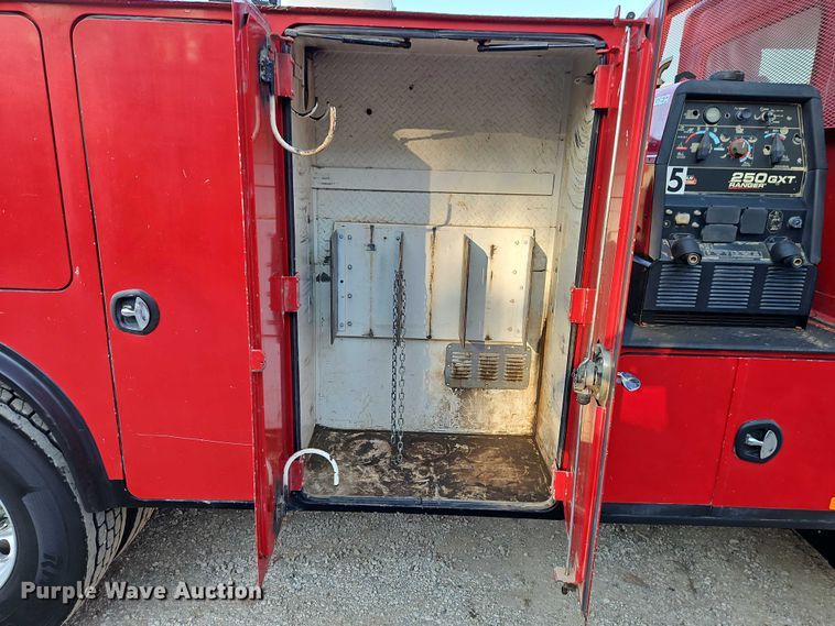 image for item EB8361 2016 Kenworth T3 Series utility / service truck