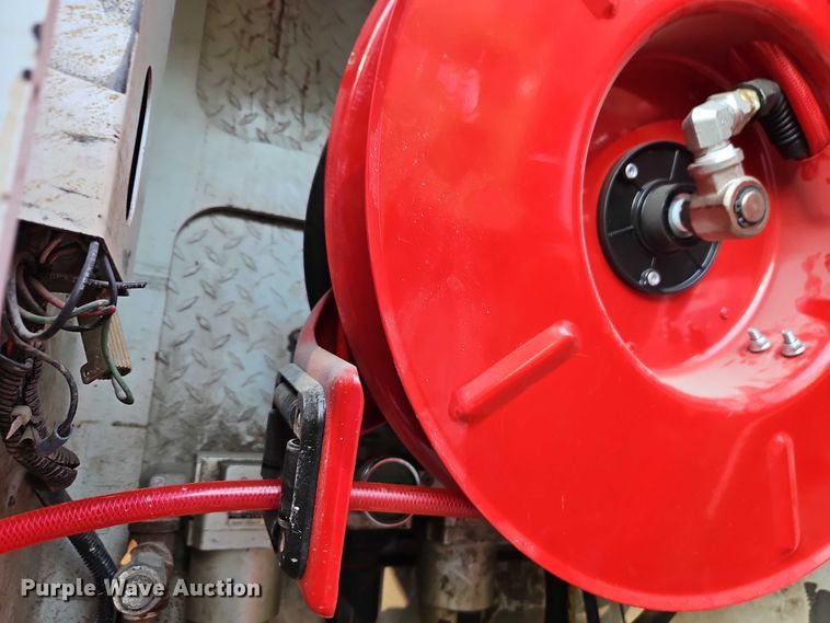 image for item EB8361 2016 Kenworth T3 Series utility / service truck