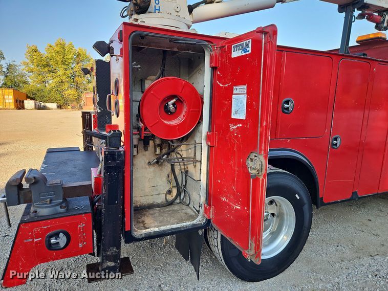 image for item EB8361 2016 Kenworth T3 Series utility / service truck