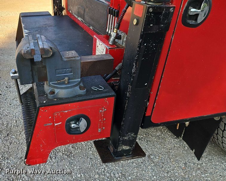 image for item EB8361 2016 Kenworth T3 Series utility / service truck