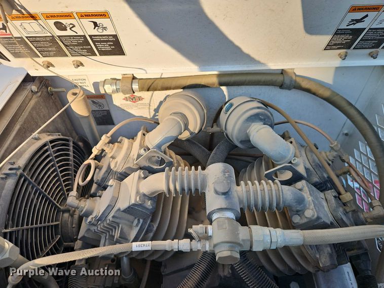 image for item EB8361 2016 Kenworth T3 Series utility / service truck