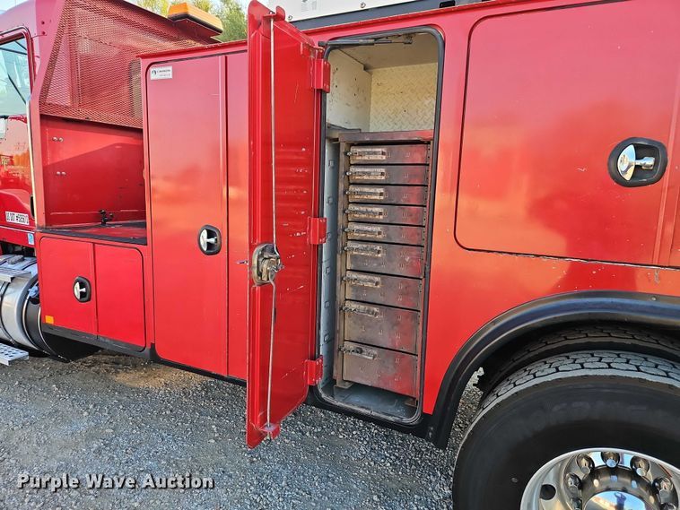 image for item EB8361 2016 Kenworth T3 Series utility / service truck