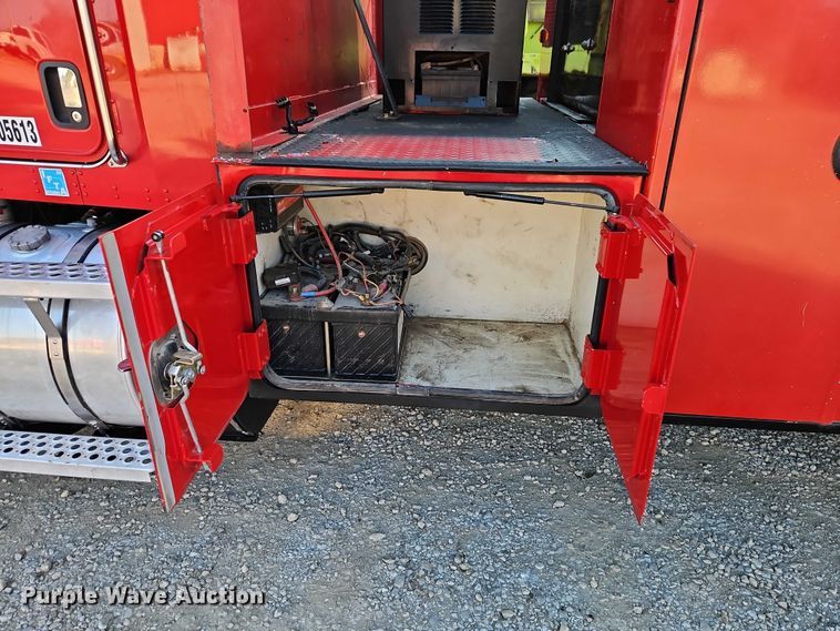 image for item EB8361 2016 Kenworth T3 Series utility / service truck