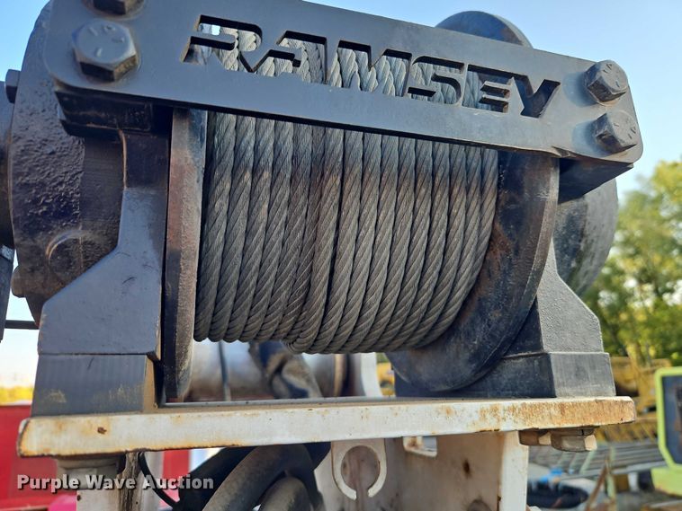 image for item EB8361 2016 Kenworth T3 Series utility / service truck