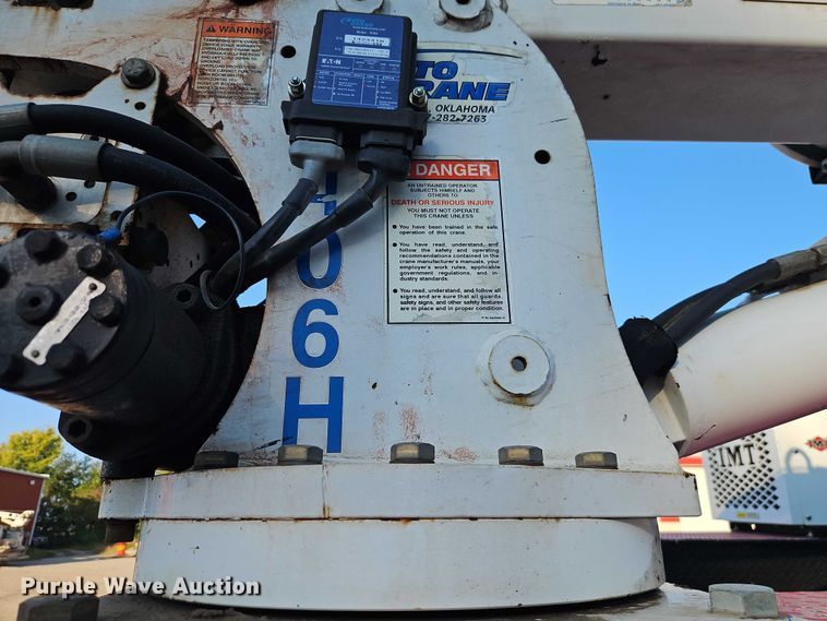 image for item EB8361 2016 Kenworth T3 Series utility / service truck