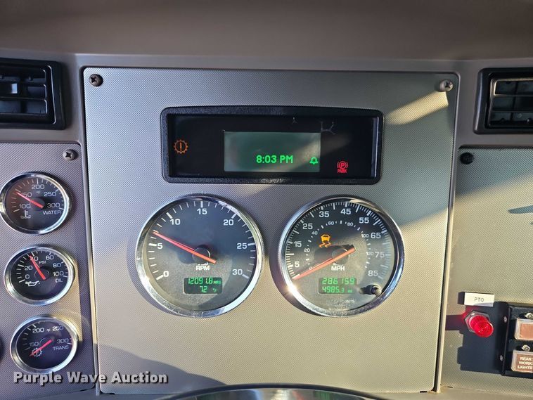 image for item EB8361 2016 Kenworth T3 Series utility / service truck