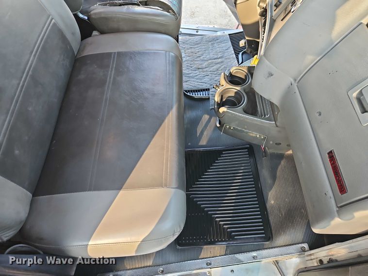 image for item EB8361 2016 Kenworth T3 Series utility / service truck