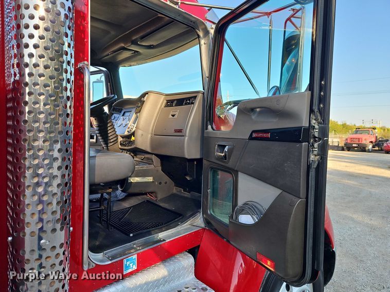 image for item EB8361 2016 Kenworth T3 Series utility / service truck