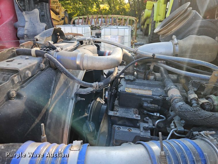 image for item EB8361 2016 Kenworth T3 Series utility / service truck