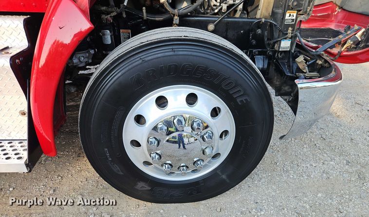 image for item EB8361 2016 Kenworth T3 Series utility / service truck