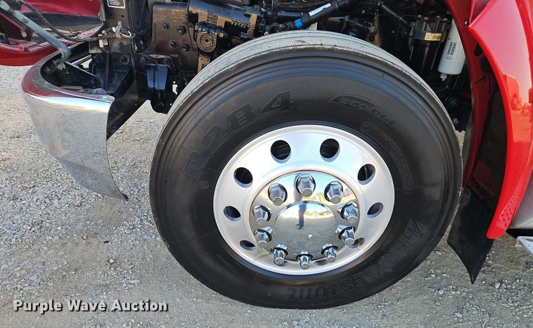 image for item EB8361 2016 Kenworth T3 Series utility / service truck