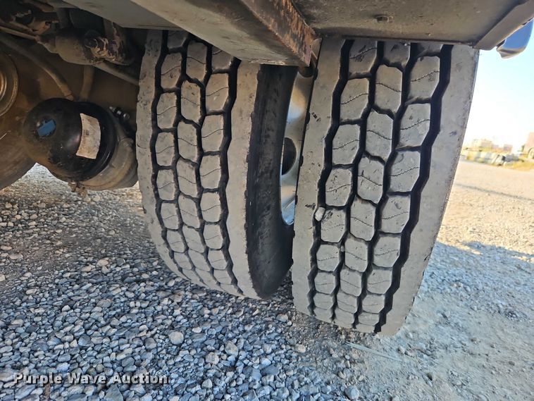 image for item EB8361 2016 Kenworth T3 Series utility / service truck