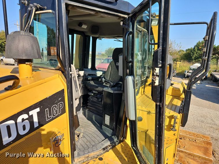 image for item EB8362 2015 Caterpillar D6T LGP dozer