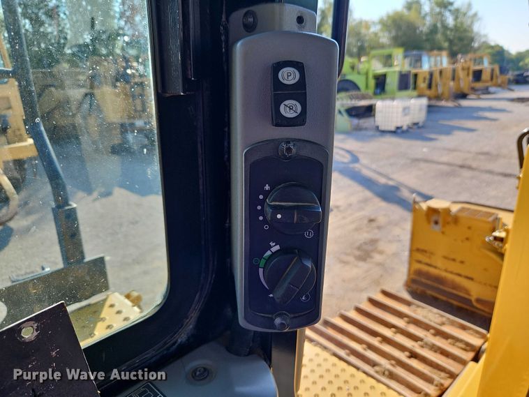 image for item EB8362 2015 Caterpillar D6T LGP dozer