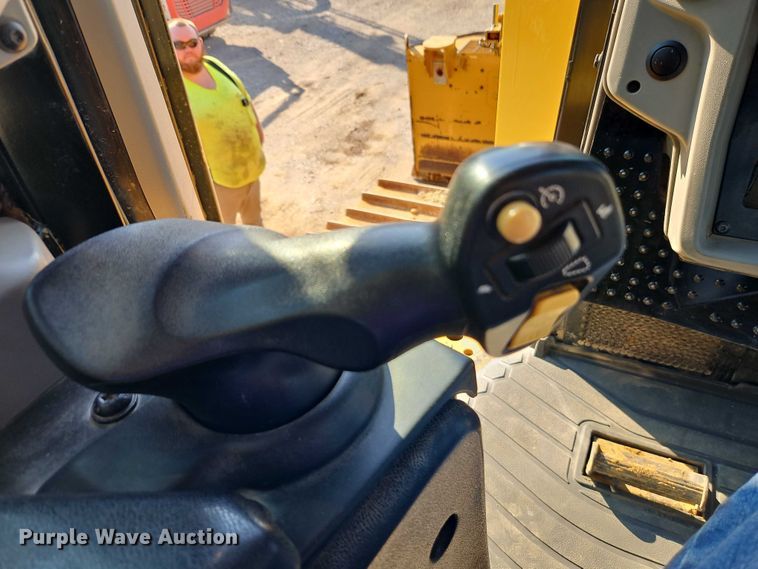 image for item EB8362 2015 Caterpillar D6T LGP dozer