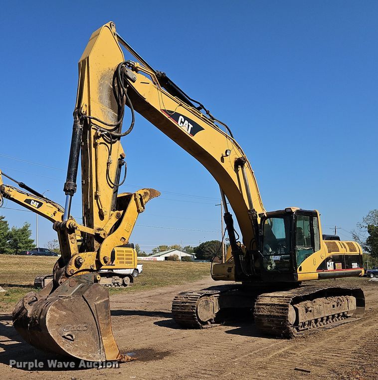 EXCAVADORA 2004 CATERPILLAR 330C