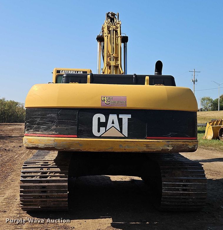 image for item EB8364 2004 Caterpillar 330C excavator