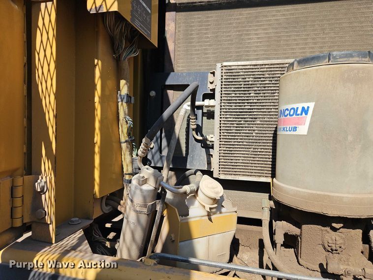 image for item EB8364 2004 Caterpillar 330C excavator