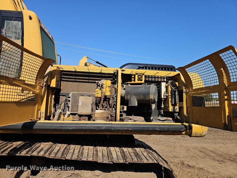 image for item EB8364 2004 Caterpillar 330C excavator