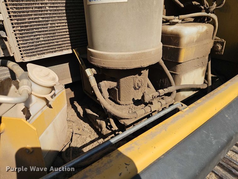 image for item EB8364 2004 Caterpillar 330C excavator