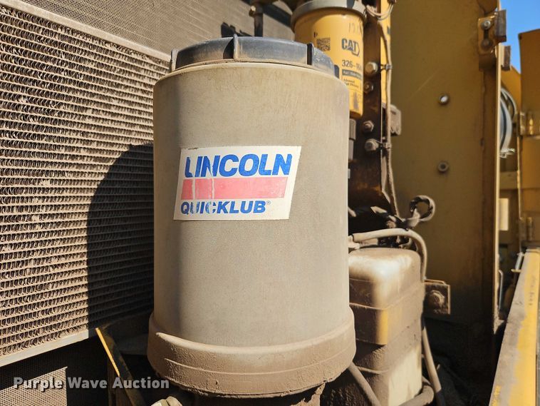 image for item EB8364 2004 Caterpillar 330C excavator