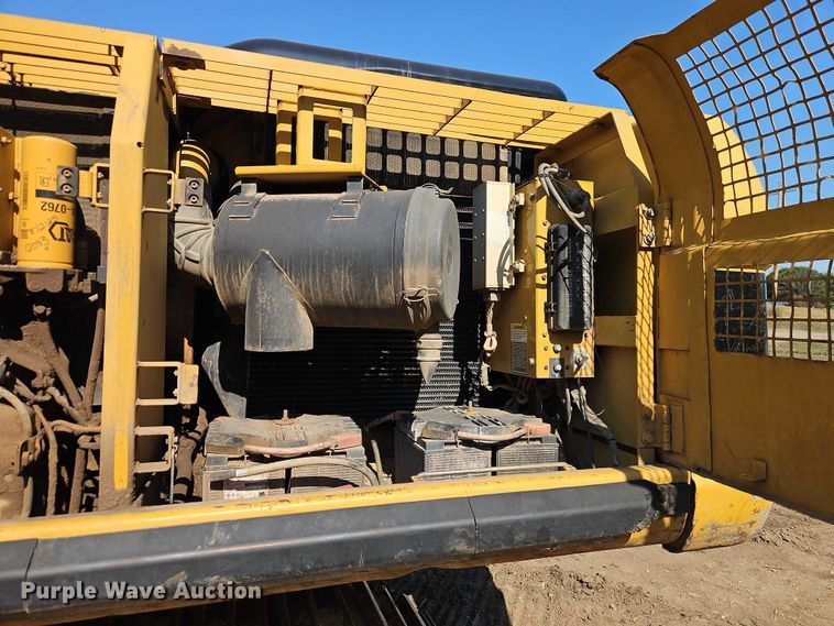 image for item EB8364 2004 Caterpillar 330C excavator