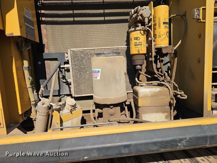 image for item EB8364 2004 Caterpillar 330C excavator